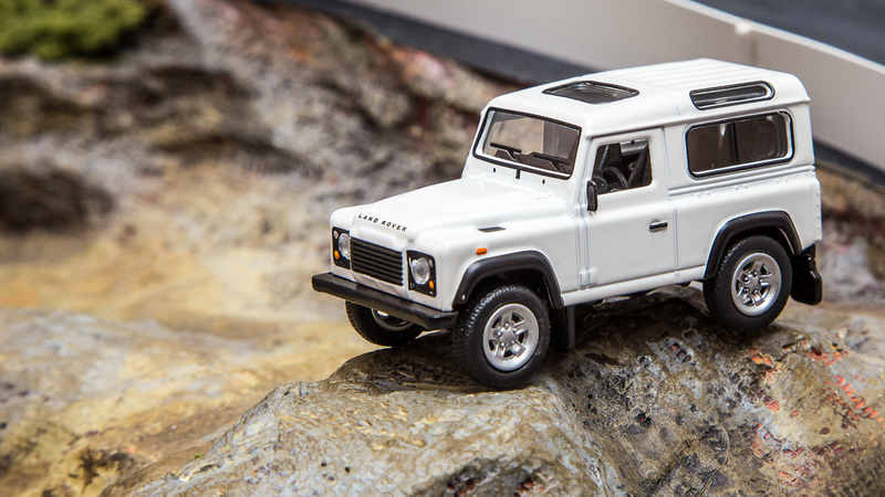 Illustration for article titled Schuco—Land Rover Defender in 1/64